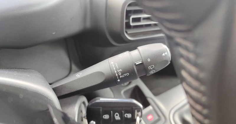 Peugeot Rifter cena 69900 przebieg: 86000, rok produkcji 2020 z Rychwał małe 211